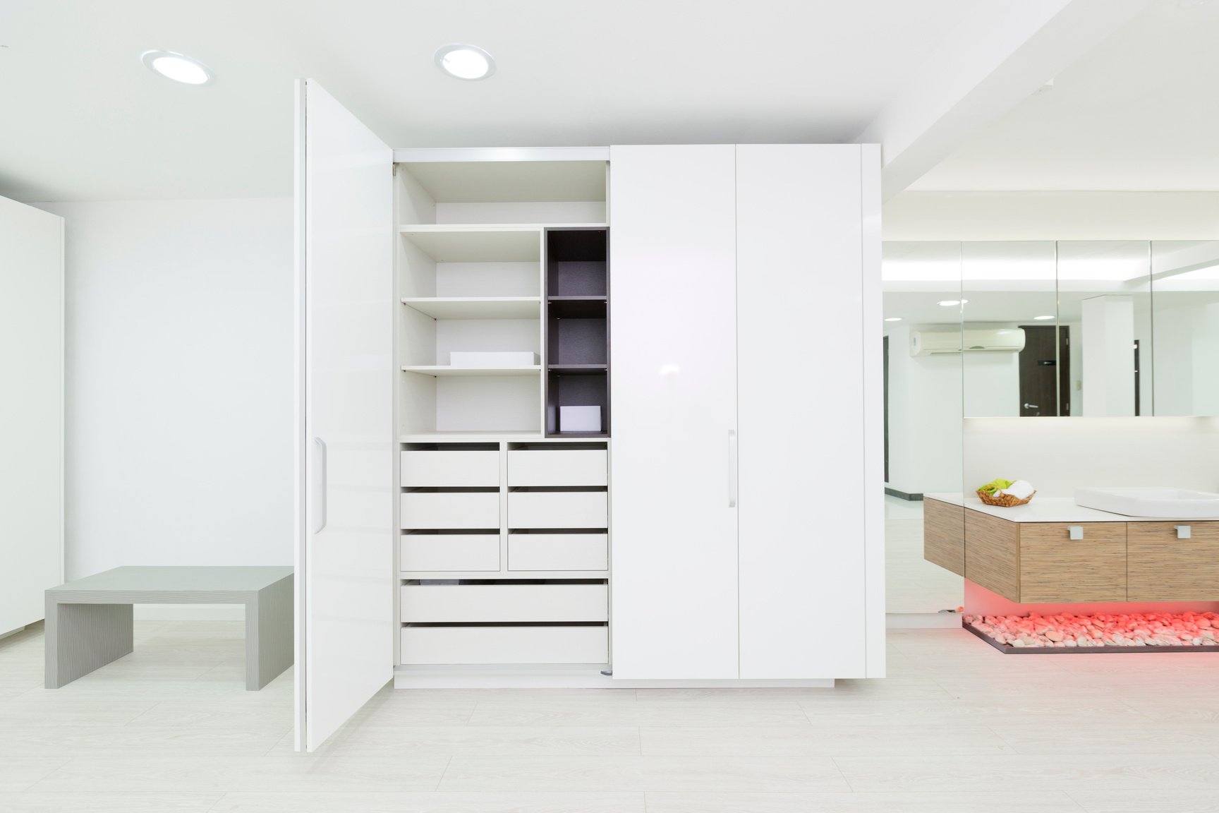 Walk-in Closet